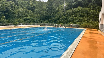 ２